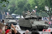 事业顺景美国纪念陆军成立250周年阅兵仪式在华盛顿举行