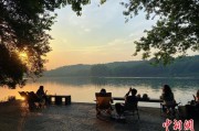 事业顺景“移动卧室”重塑旅行方式 “Z世代”爱上车轮上的家